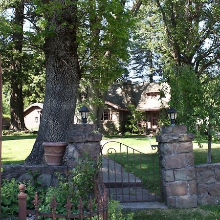 Strawberry Valley Inn Mount Shasta Kültér fotó